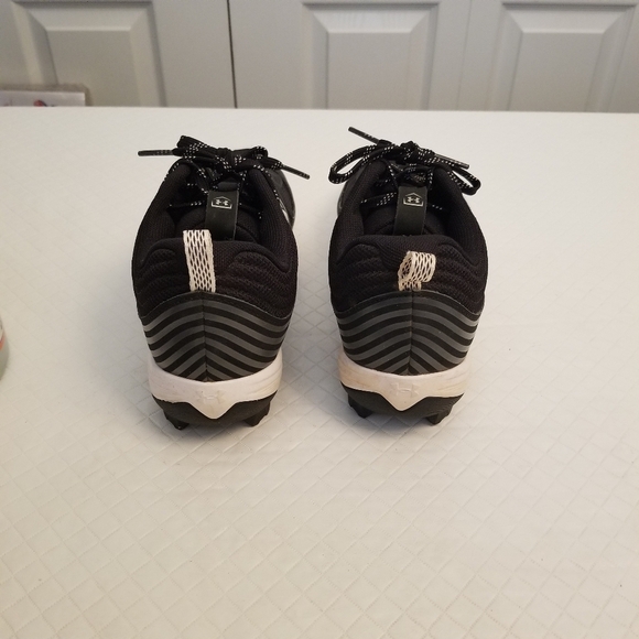 Under Armour Womens Glyde RM 3022076-001 Black Softball Cleats Shoes Size 8 - Picture 2 of 6